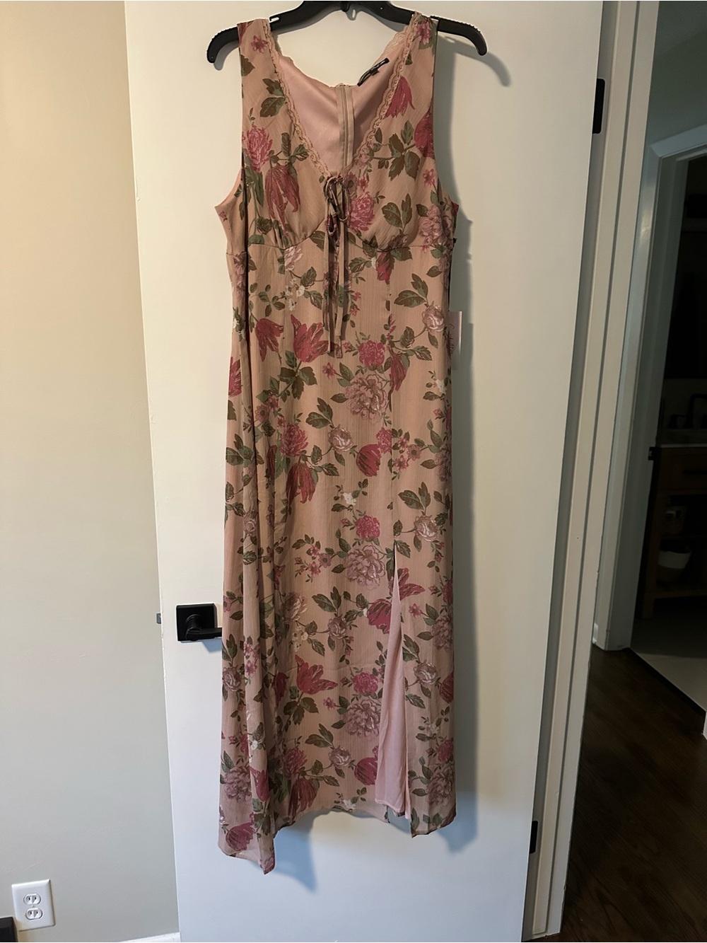 NWT Size XL Women's Pink Floral Maxi Dress from Dry Goods Boutique
